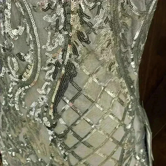 B.Darlin NWT Sequin Silver Sexy Dress Halter cut out Back, Stunning Size 15/16 - Picture 3 of 10